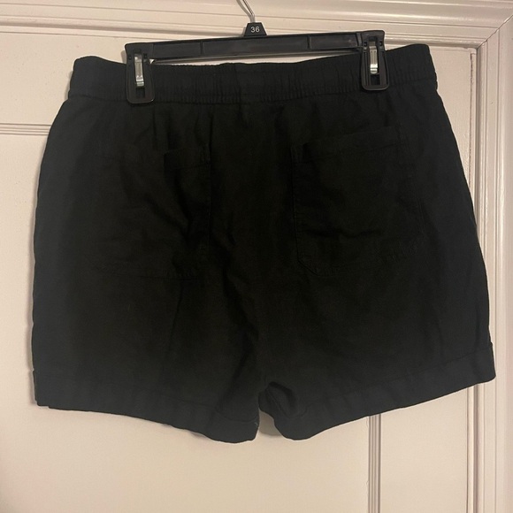 Old Navy Women's Black Shorts Size Large - Picture 2 of 3